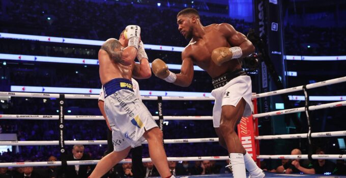 Anthony Joshua ringe çıkıyor