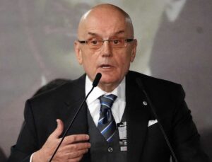 Beşiktaş Divan Kurulu Başkanı Tevfik Yamantürk görevini bıraktığını açıkladı!