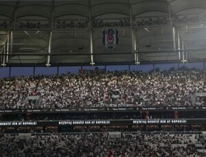 Beşiktaşlı taraftarlardan takıma tepki! ’Sergen Yalçın’ tezahüratı yükseldi