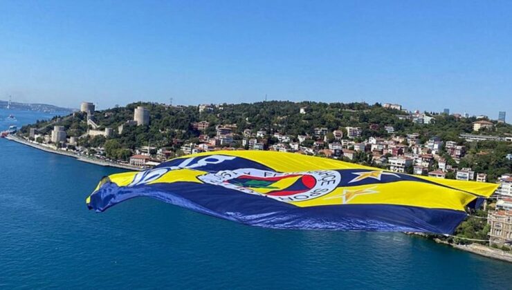 Fenerbahçe Beko’nun bayrakları köprüleri süsledi