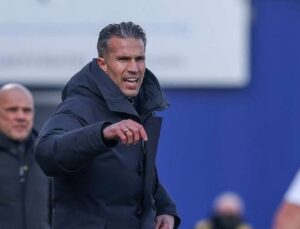 Feyenoord Teknik Direktörü Robin van Persie’den Fenerbahçe eşleşmesine dair çarpıcı açıklama! Aklıma ilk gelen…