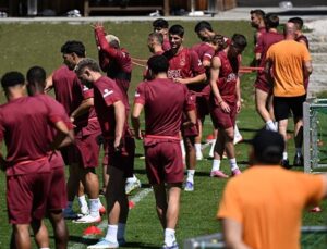 Galatasaray 2 yıldızının sözleşmesini uzattı!