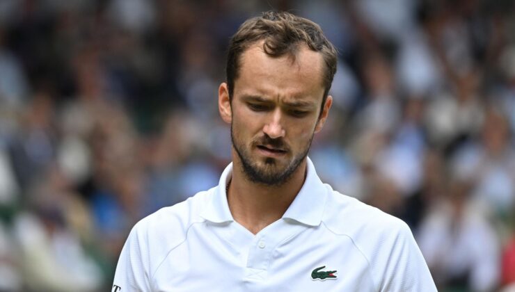 Medvedev, Tsitsipas ve Rune Wimbledon’a İlk Turda Veda Etti