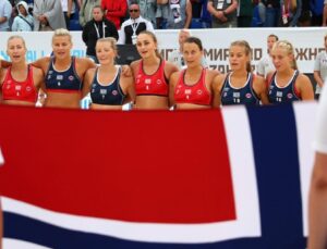 Norveç'e bikini altı yerine şort cezası