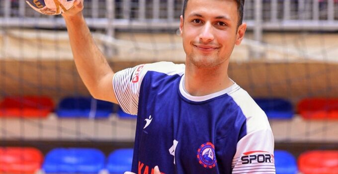 "Hentbol, fiziksel ve görsel olarak sevilebilecek bir spor" Emre Can Kara – Özel Röportaj