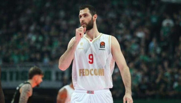 Anadolu Efes Georgios Papagiannis’i kadrosuna kattı