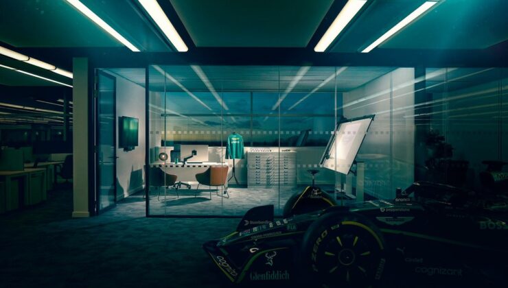 Aston Martin merak ediyor: &quot;Newey 2025 aracına odaklansaydı sonuç nasıl olurdu?&quot;