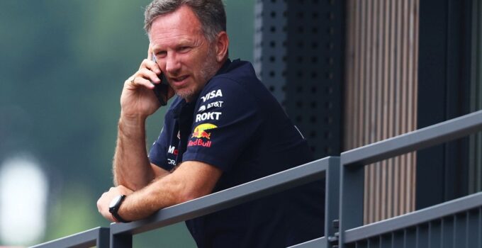 Doornbos: &quot;Horner'ın kariyerindeki tek eksik bir takım sahibi olmak&quot;