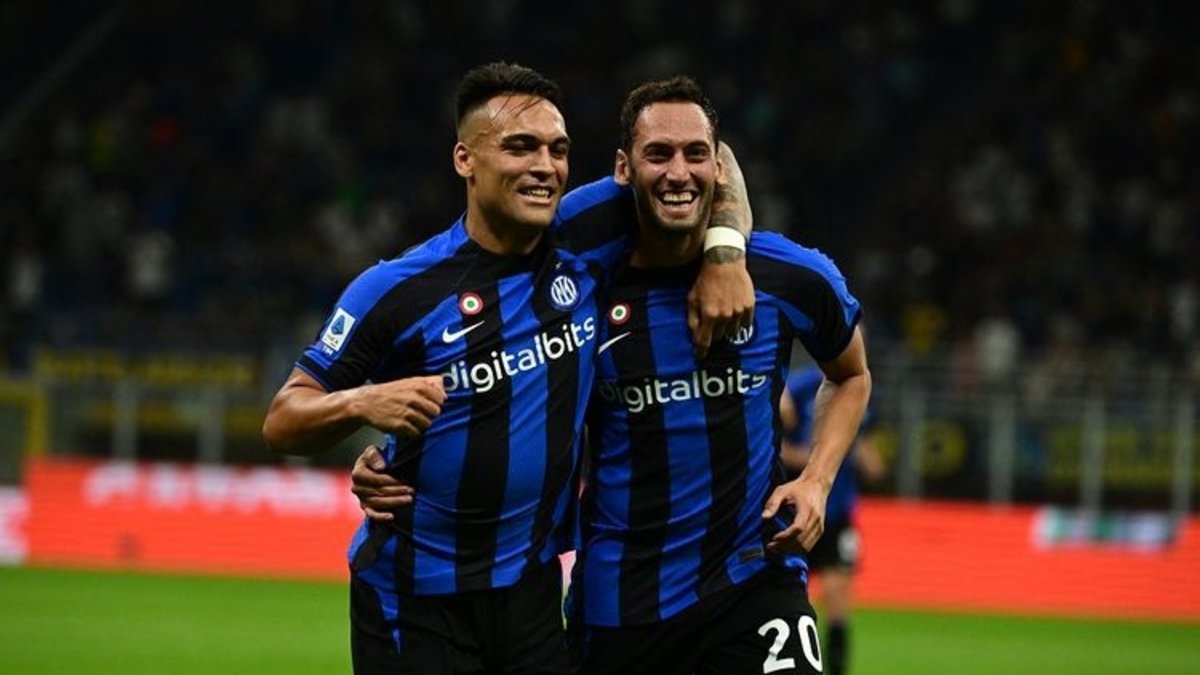 Dumfries’tan Hakan Çalhanoğlu ve Lautaro Martinez sözleri!