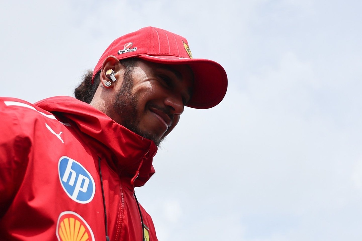 Eski Ferrari pilotu: &quot;Ferrari'nin %90'ı Hamilton'ı takımda istemedi&quot;