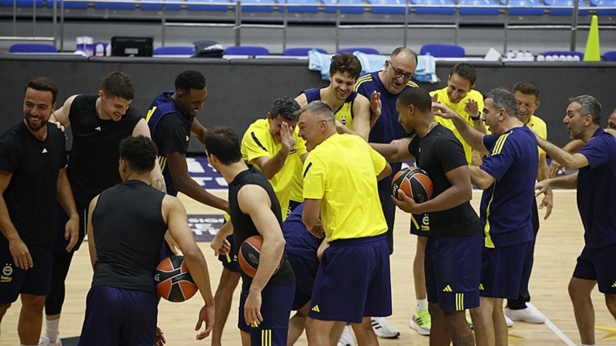Fenerbahçe Erkek Basketbol takımı yeni sezonun ilk antrenmanını yaptı
