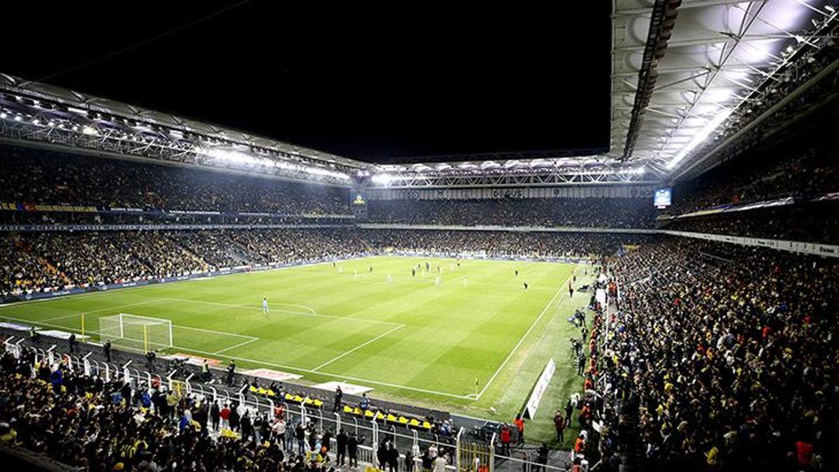 Fenerbahçe Feyenoord maçında sahasına güveniyor!