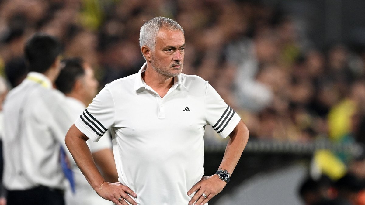 Fenerbahçe Teknik Direktörü Jose Mourinho’dan yönetime transfer tepkisi!