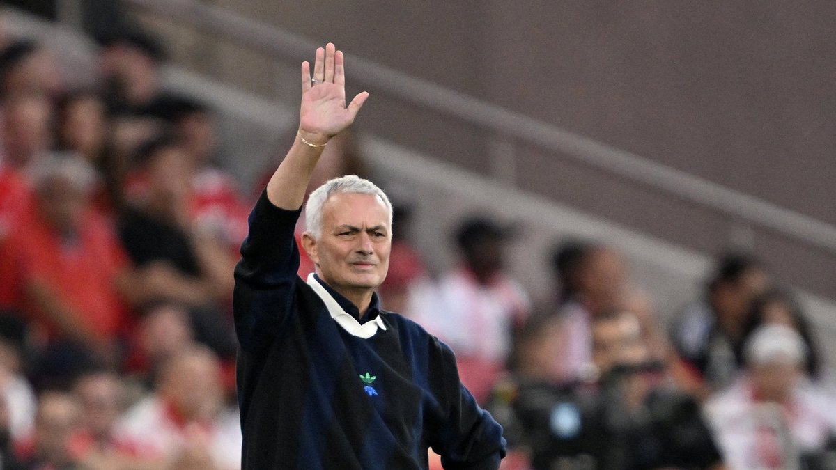 Fenerbahçe’de Mourinho ile yollar ayrıldı!