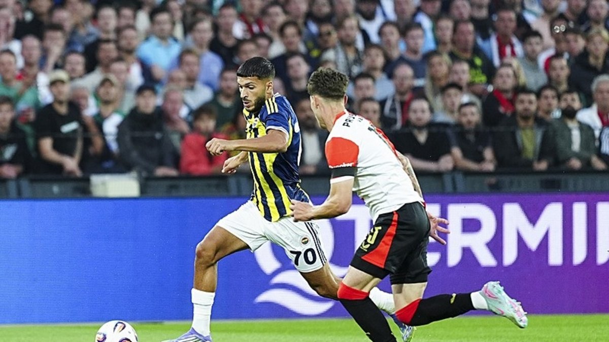 Fenerbahçeli futbolcudan olay hareket! Tepkileri kaldıramadı