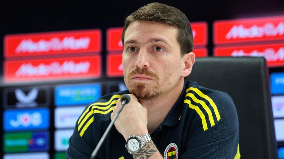 Feyenoord maçı öncesi Fenerbahçe’de Mert Hakan Yandaş’tan kaptanlık ve sakatlık açıklaması