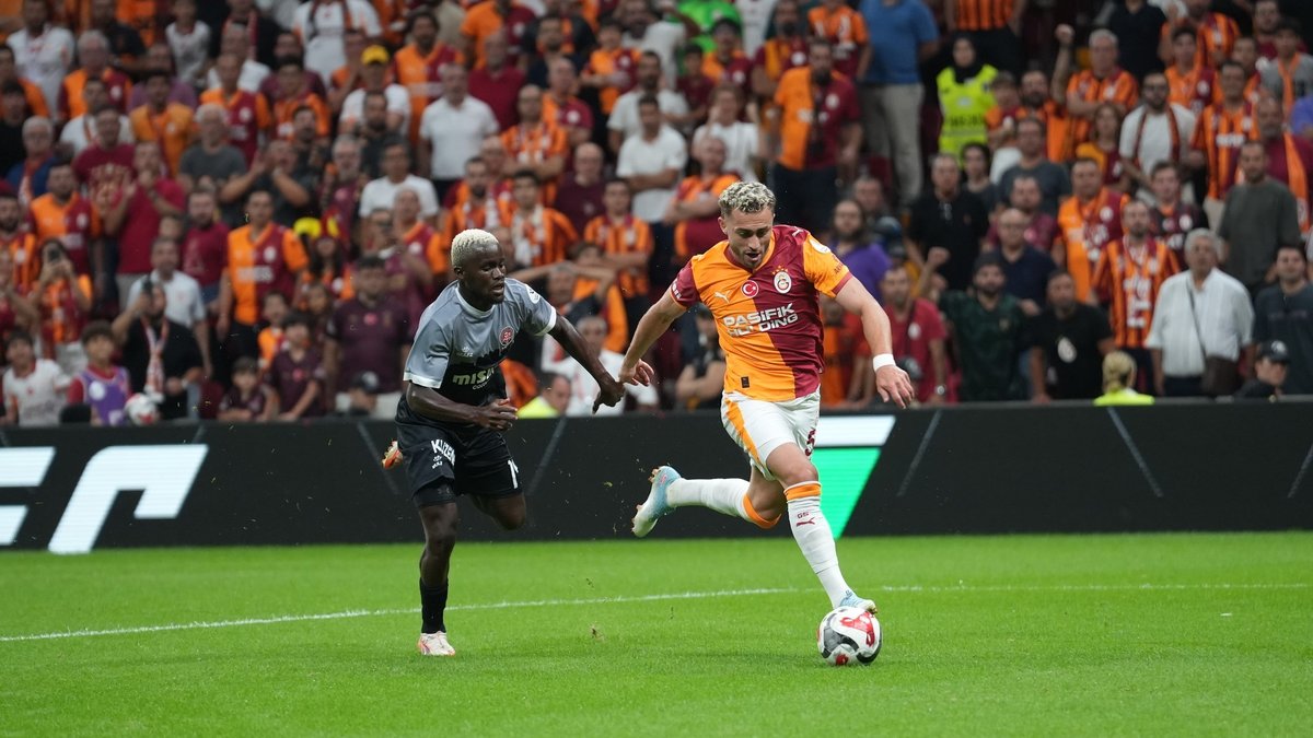 Galatasaray-F. Karagümrük maçında kırmızı kart!