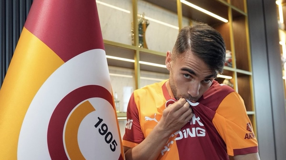 Galatasaray’da Yunus Akgün sözleşme uzattı