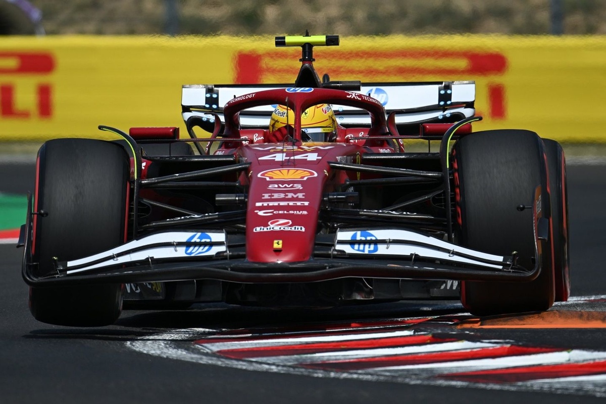 Hamilton, 2027'de de takımda kalabilir mi?