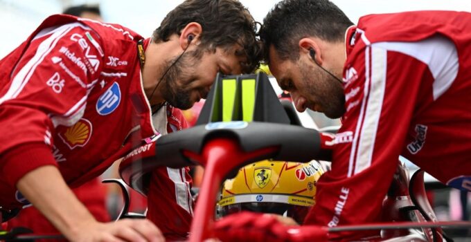 Hamilton: &quot;Ferrari'nin bana sunduğu belgelerde hiçbir takım emri yoktu&quot;