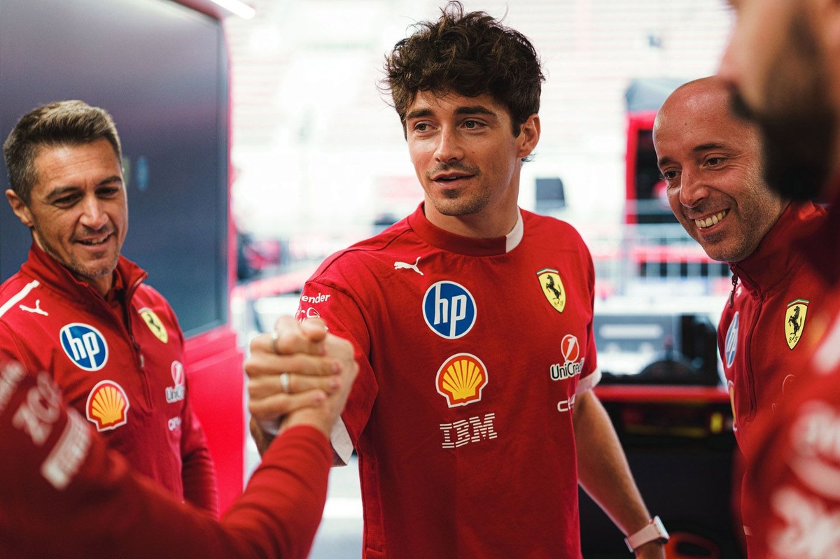 Hill, Leclerc için: “Ferrari’de fazla rahat”