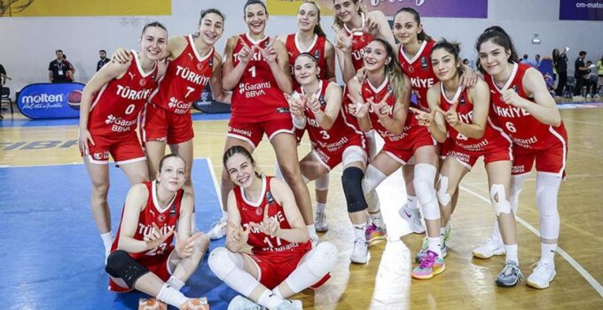 İsveç’i yenen Milli Takımımız, grubunu lider tamamladı