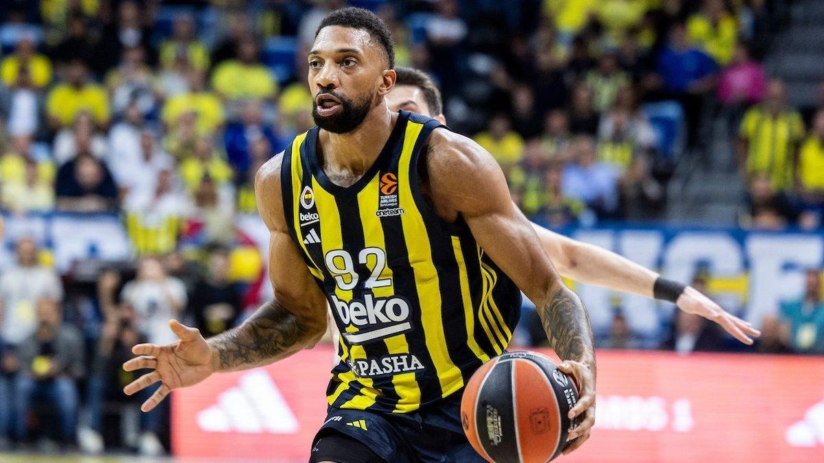Khem Birch 1 yıl daha Fenerbahçe Beko’da!