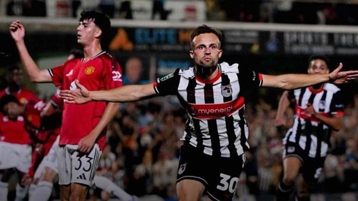 Manchester United Lig Kupası’nda 4. lig takımına elendi! ‘Dev katili’ Grimsby Town