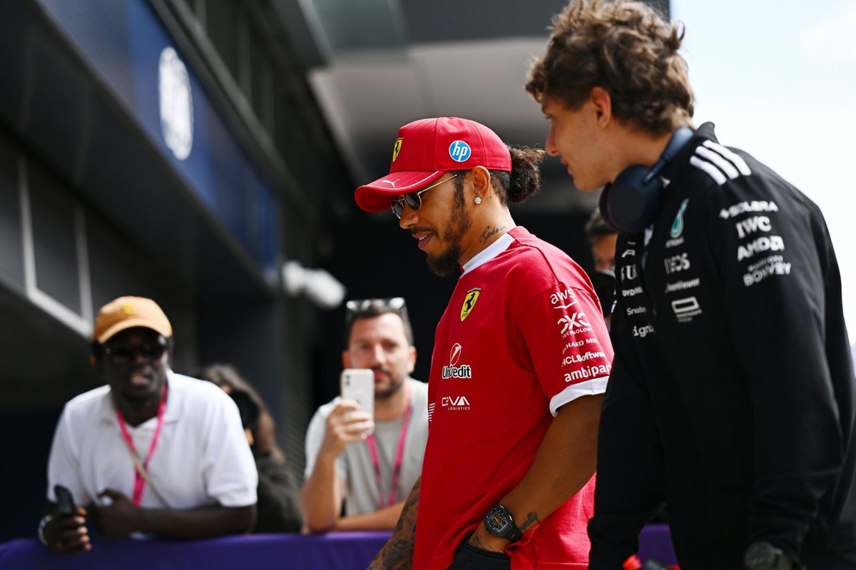 Mercedes: &quot;Hamilton, genç pilotlar için harika bir müttefik&quot;