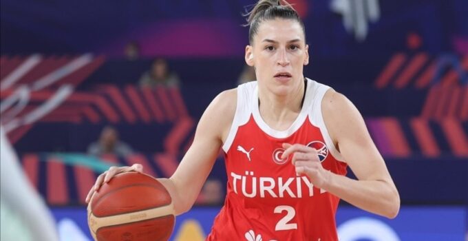 Milli basketbolcu Sevgi Uzun, WNBA ekiplerinden Chicago Sky ile anlaştı
