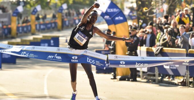 Olimpiyat şampiyonu Jepchirchir ve Korir New York Maratonu'nu kazandı