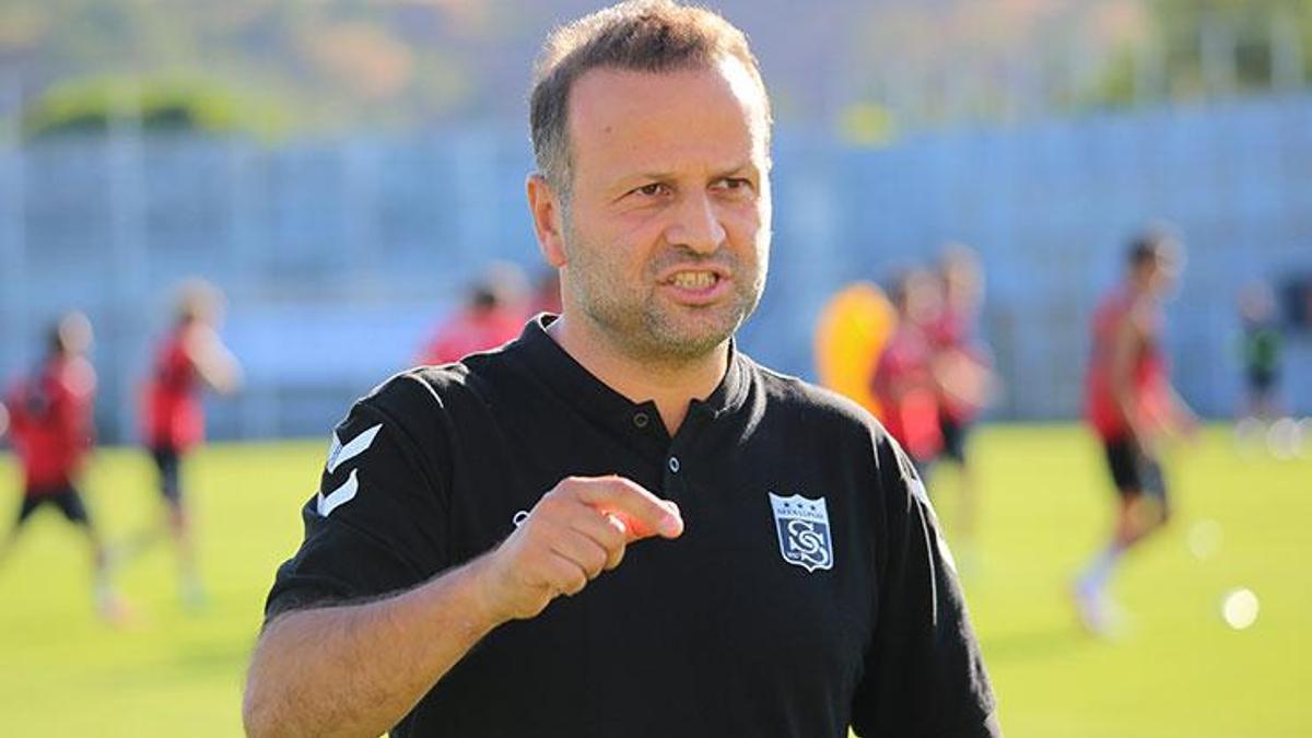 Osman Zeki Korkmaz’dan eleştirilere cevap: Burasının Sivasspor olduğunu ben de biliyorum