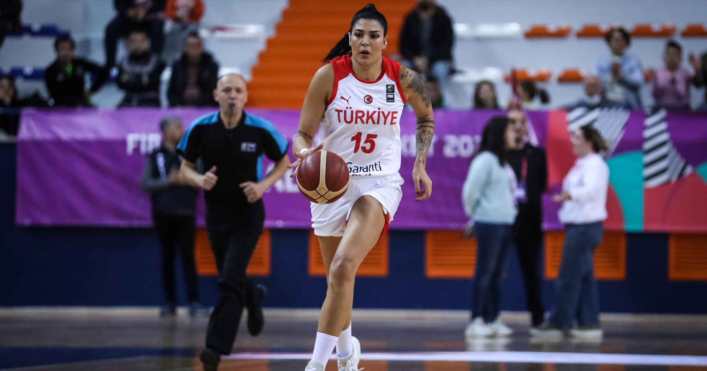 "Türkiye’nin en başarılı ve dünyanın en büyük spor kulübündeyim" Tilbe Şenyürek ile Özel Röportaj
