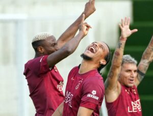 RAMS Park’ta Sane ve Osimhen için imza töreni düzenlendi