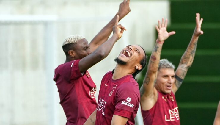 RAMS Park’ta Sane ve Osimhen için imza töreni düzenlendi