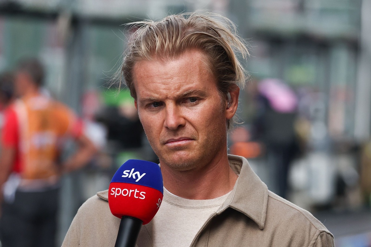 Rosberg: &quot;Hamilton'ın inanılmaz bir 'lobi' kabiliyeti var&quot;