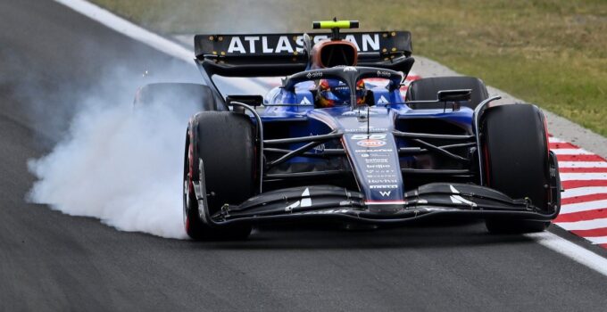 Sainz: &quot;Mercedes motoru sürüşümü tamamen değiştirdi&quot;
