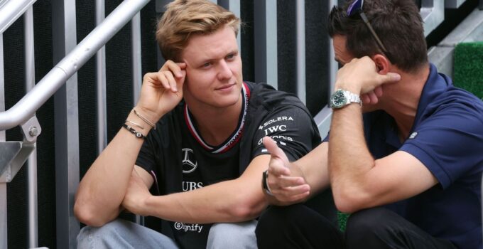 Schumacher, Cadillac'ın yedek pilotu olabilir