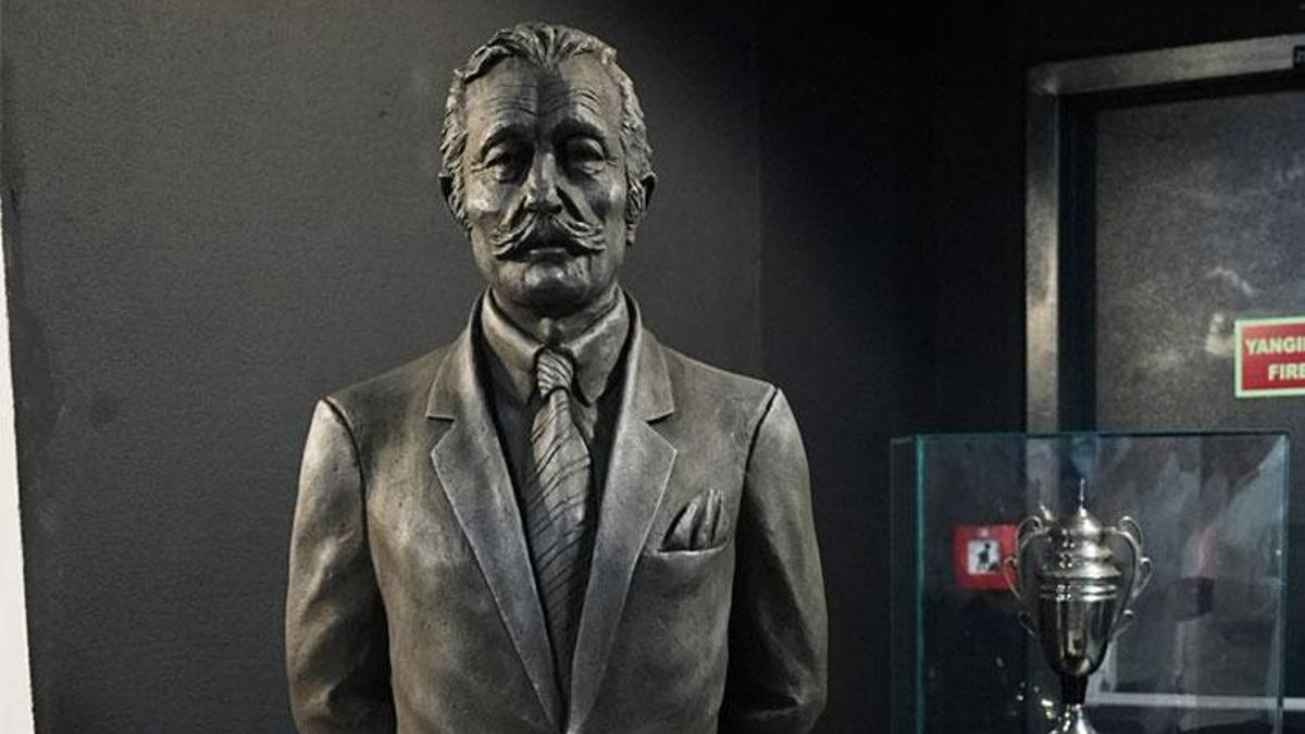 Süleyman Seba’nın heykeli Beşiktaş müzesinde