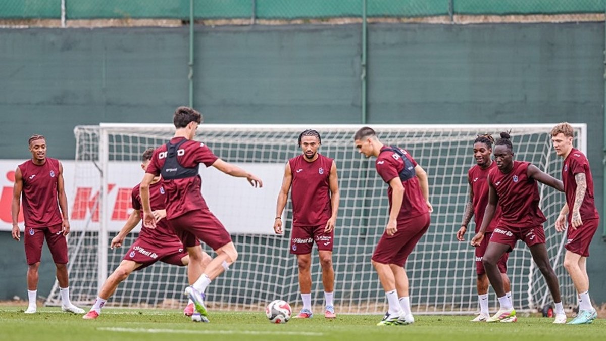 Trabzonspor, sezon hazırlıklarına çift antrenmanla devam etti