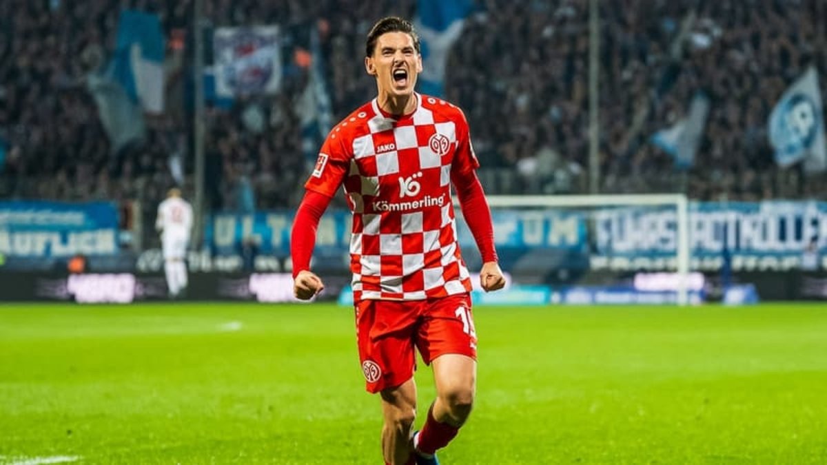 TRANSFER HABERLERİ: Beşiktaş’tan sağ bek harekatı! Teklif yapıldı!