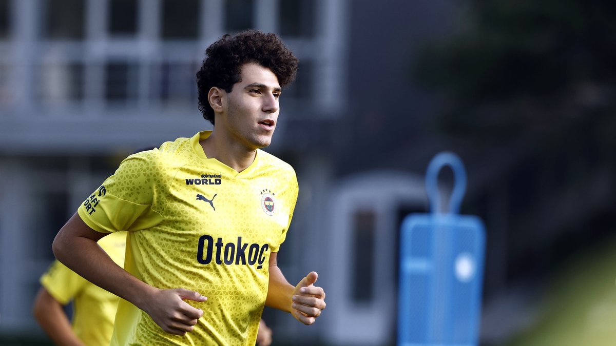 TRANSFER HABERLERİ: Fenerbahçeli oyuncuya sürpriz talip!