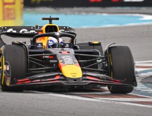 Verstappen Imola’da Direndi: McLaren Baskısına Rağmen Zafer Red Bull’un