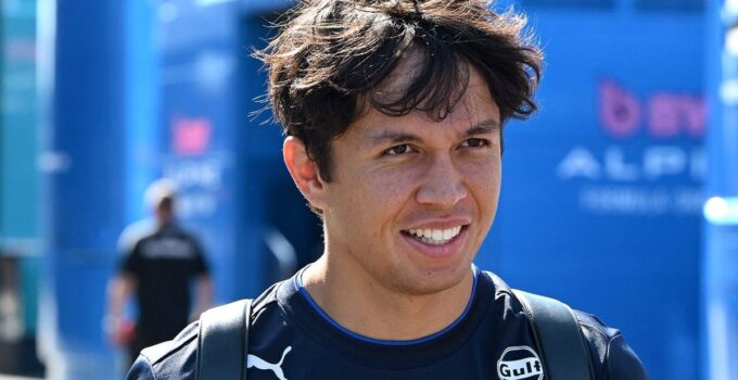 Vowles: &quot;Albon ve Verstappen yeniden takım arkadaşı olsa, Albon tamamen farklı bir pilot olurdu&quot;