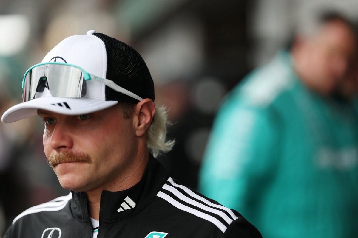 Wolff: &quot;Bottas bir yarış koltuğunu kesinlikle hak ediyor&quot;