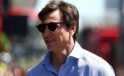 Wolff: &quot;Russell'a hep bizimle kalacağının sinyalini verdim, ama Verstappen ile görüşmem gerekiyordu&quot;