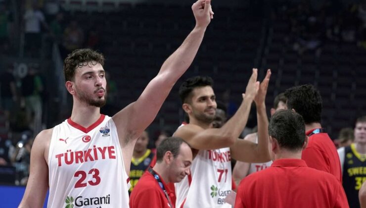 A Milli Basketbol Takımı yarı final için sahaya çıkıyor