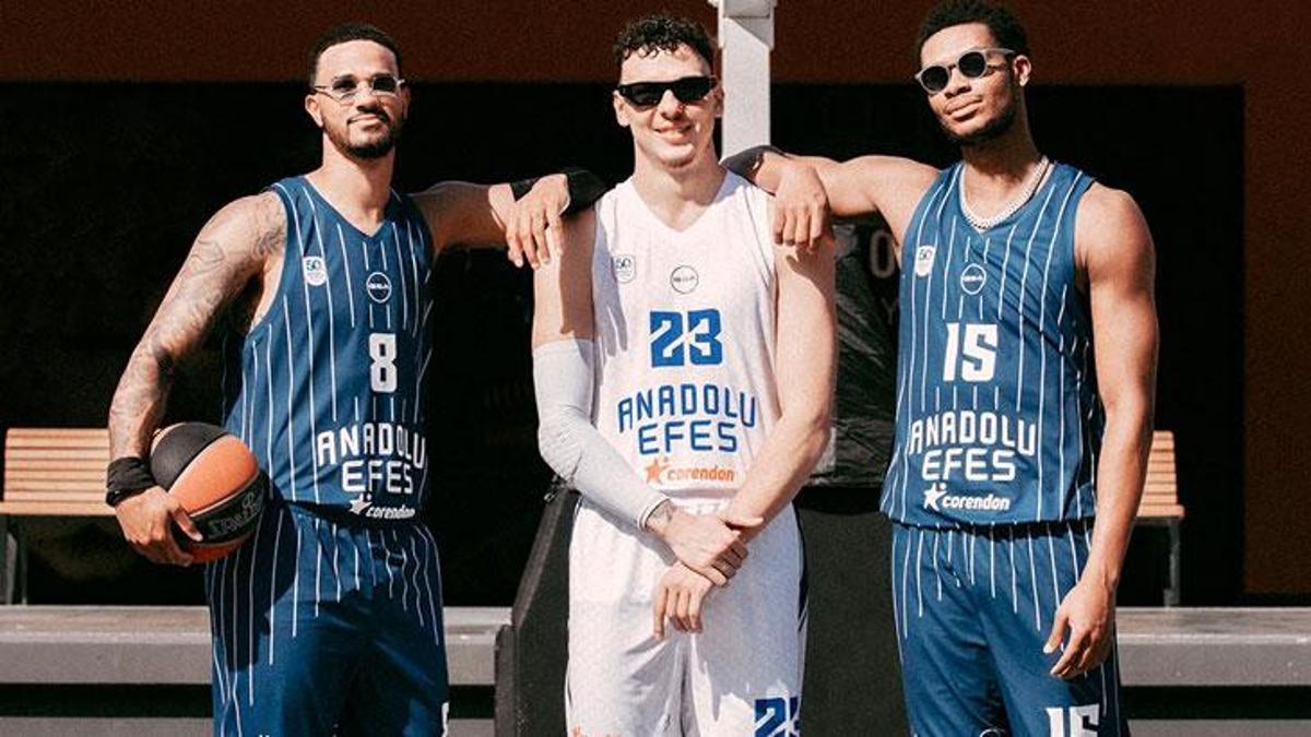 Anadolu Efes İsrail takımlarıyla maçlarını Karadağ’da oynayacak