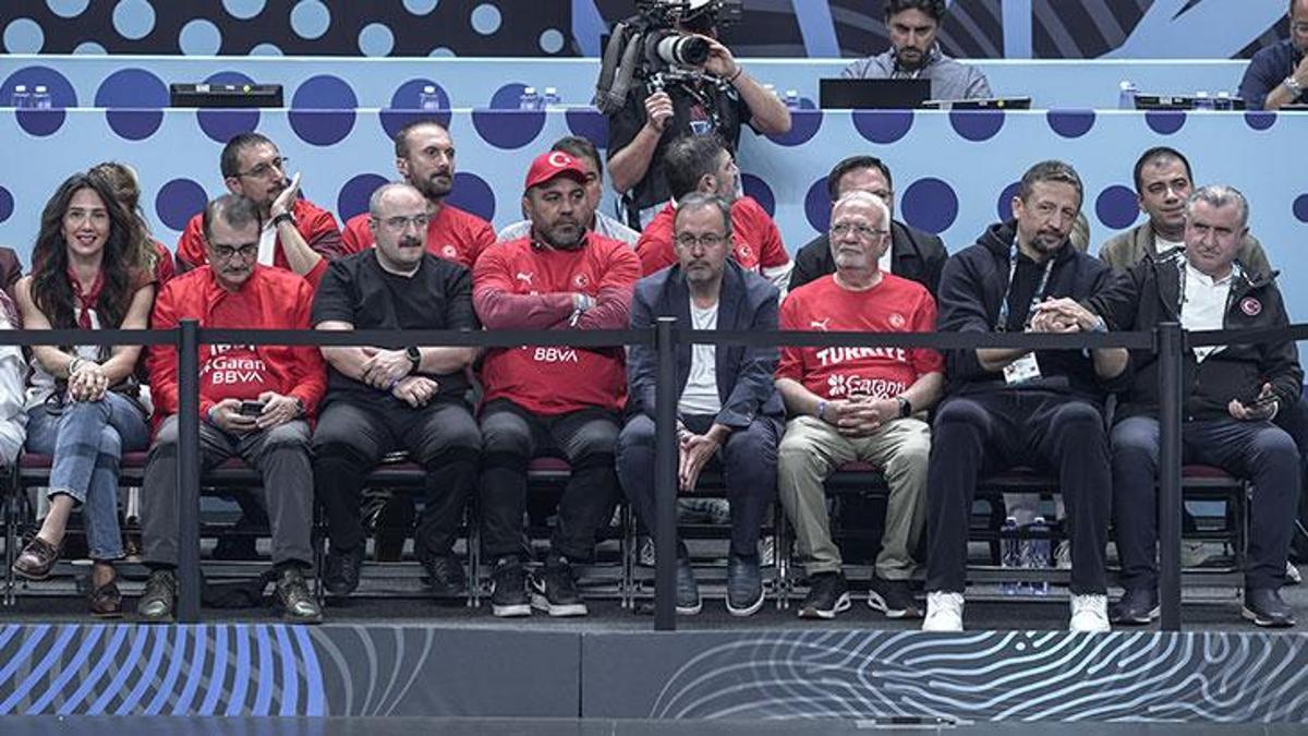 Bakan Bak’tan yarı final yorumu: 12 Dev Adam efsanesi uyanıyor