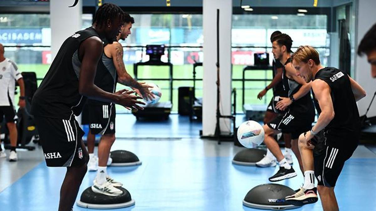 Beşiktaş salonda çalıştı